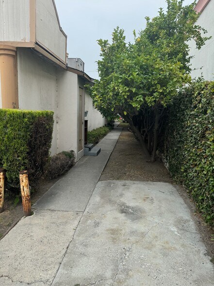 More Photos Of 18011-18015 Pioneer Blvd, Artesia Medical For Lease