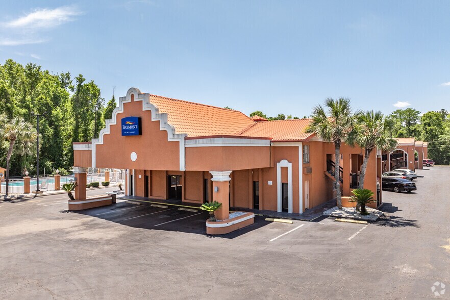 Primary Photo Of 3598 W US Highway 90, Lake City Hotel For Sale