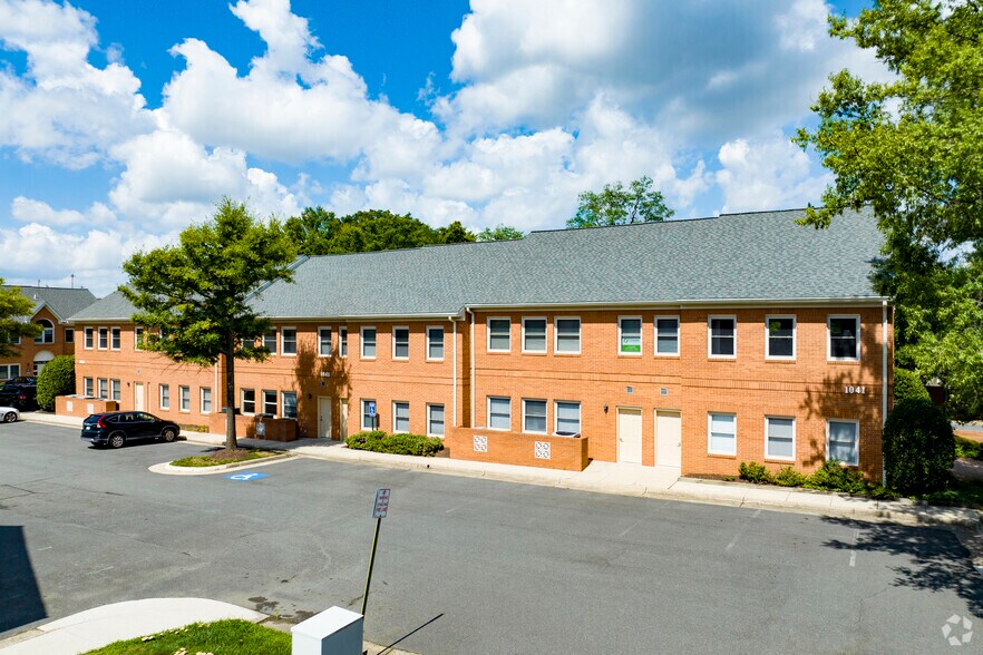 More Photos Of 1041 Sterling Rd, Herndon Unknown For Lease