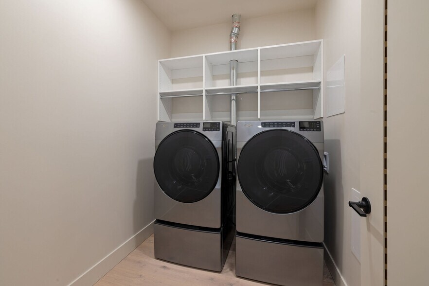 More Photos Of 2315 4th Ave, Seattle Multifamily For Sale