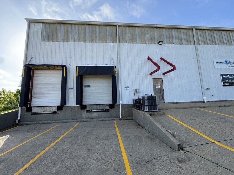 More Photos Of 160 Industrial Dr, Jackson Distribution For Lease