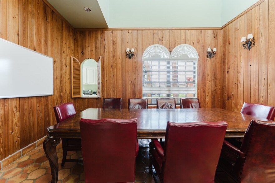 More Photos Of 2120 N Dixie Hwy, Boca Raton Unknown For Lease