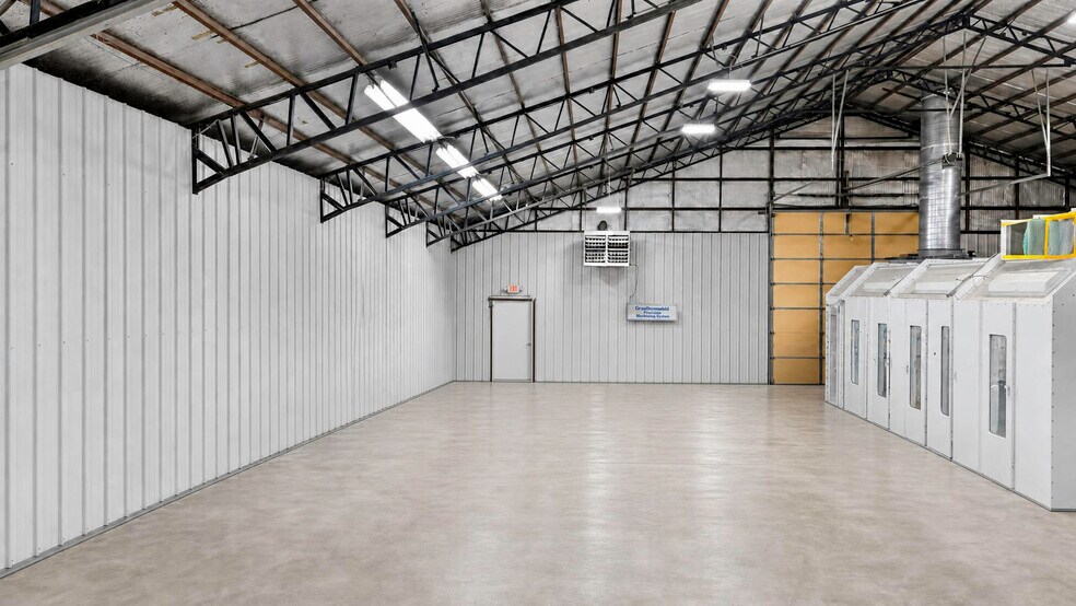 More Photos Of 412 N Mickey Mantle Blvd, Commerce Auto Repair For Sale