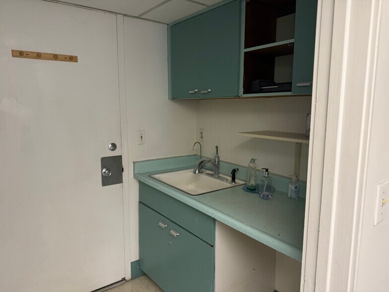 More Photos Of 924 Buena Vista St, Duarte Medical For Lease