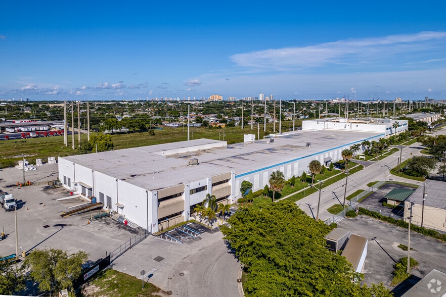 Primary Photo Of 1601 Hill Ave, West Palm Beach Manufacturing For Lease
