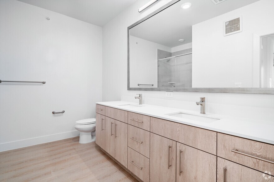 More Photos Of 7910 S New Braunfels, San Antonio Apartments For Lease