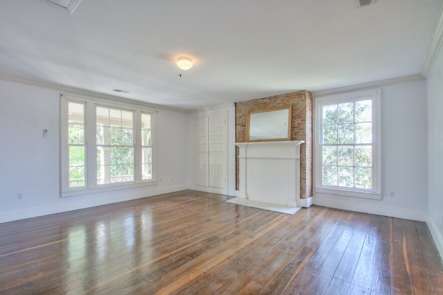 More Photos Of 5294 Main St, Spring Hill Office Residential For Sale