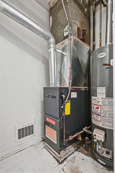 More Photos Of 2416 S 16th St, Omaha Apartments For Sale