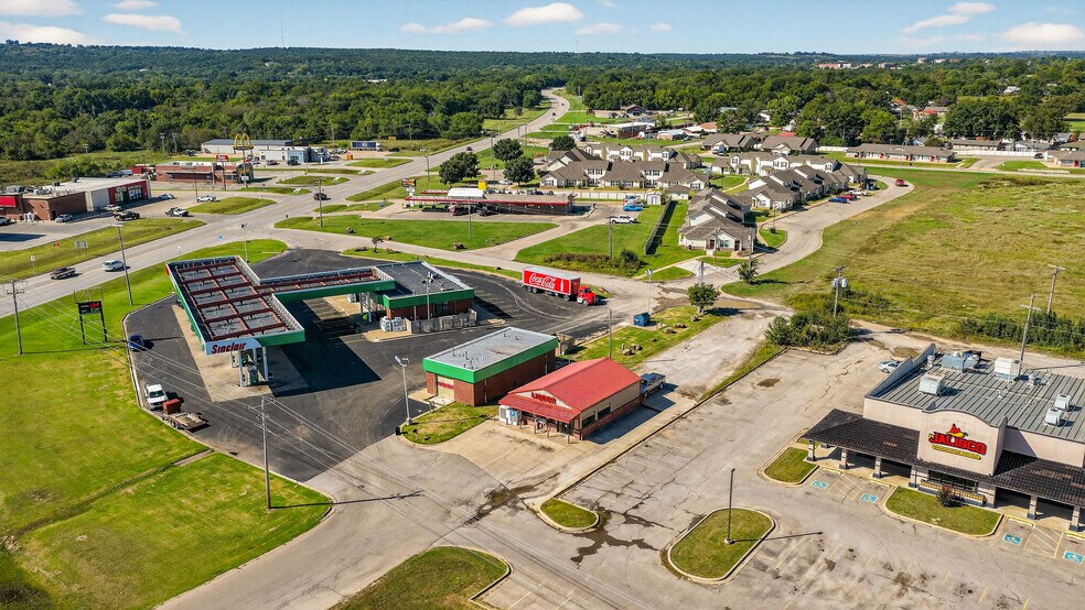 More Photos Of 1199 John Dahl Ave, Pawhuska General Retail For Sale