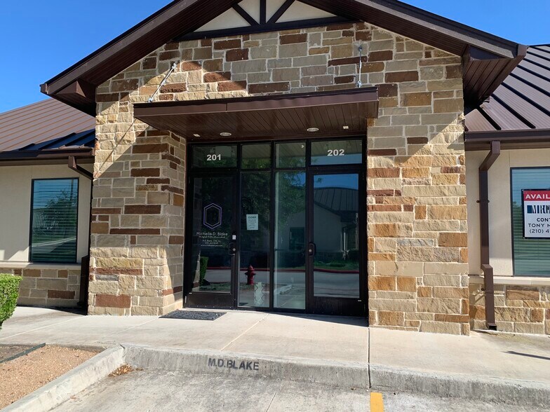 More Photos Of 138 Old San Antonio Rd, Boerne Medical For Lease