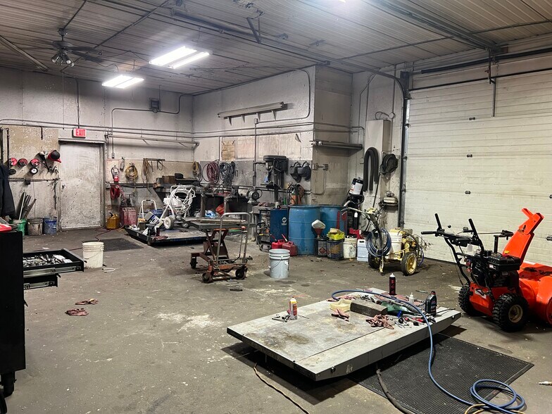 More Photos Of 4916 Verona Rd, Madison Auto Repair For Sale