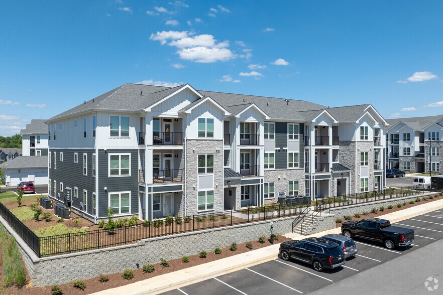Primary Photo Of 400 Alex Ridge Dr, Fuquay Varina Apartments For Lease