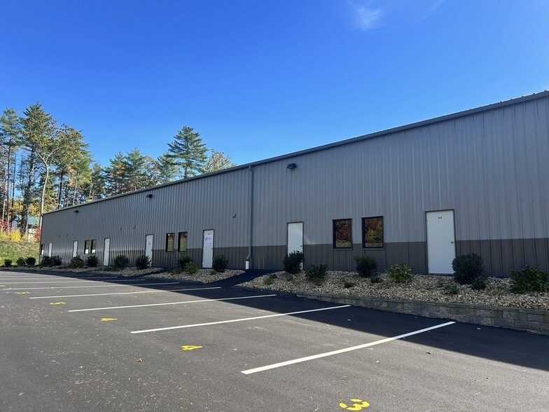 More Photos Of 22 Dartmouth Dr, Auburn Warehouse For Lease