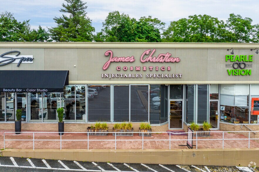 More Photos Of 6401 Jericho Tpke, Commack Restaurant For Sale
