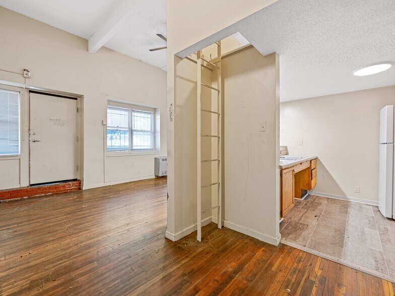 More Photos Of 58 Broadway St, Asheville Storefront Retail Residential For Sale