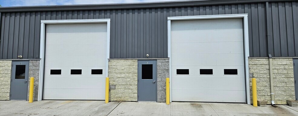 More Photos Of 399 S 22nd St, Heath Flex For Lease