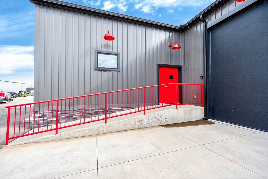 More Photos Of 320 S 1st St, Tipp City Office For Lease