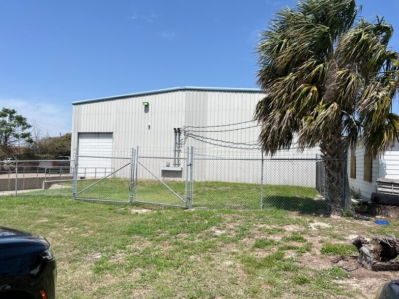 More Photos Of 333 Anchor St, Corpus Christi Industrial For Sale