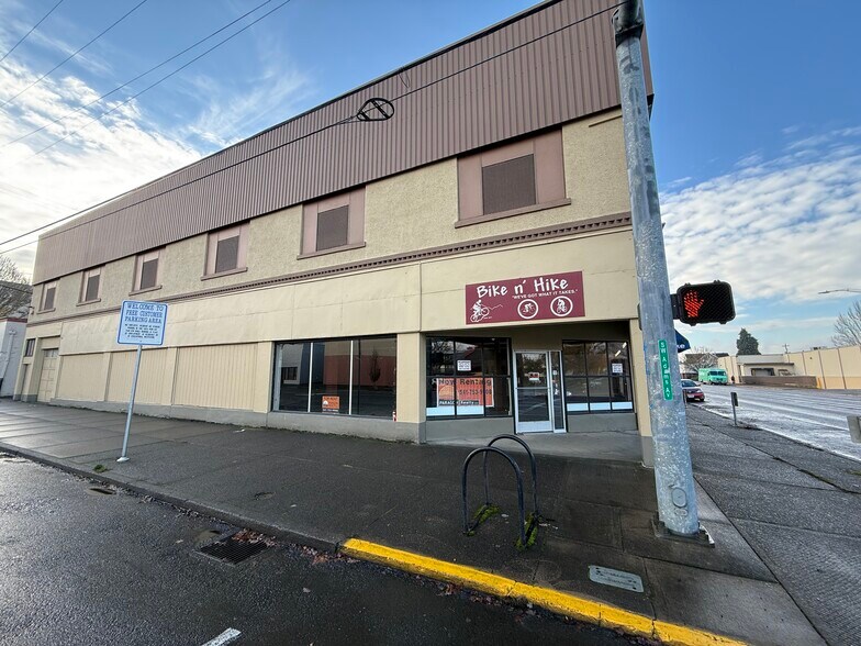 More Photos Of 411 SW 3rd St, Corvallis Storefront For Lease