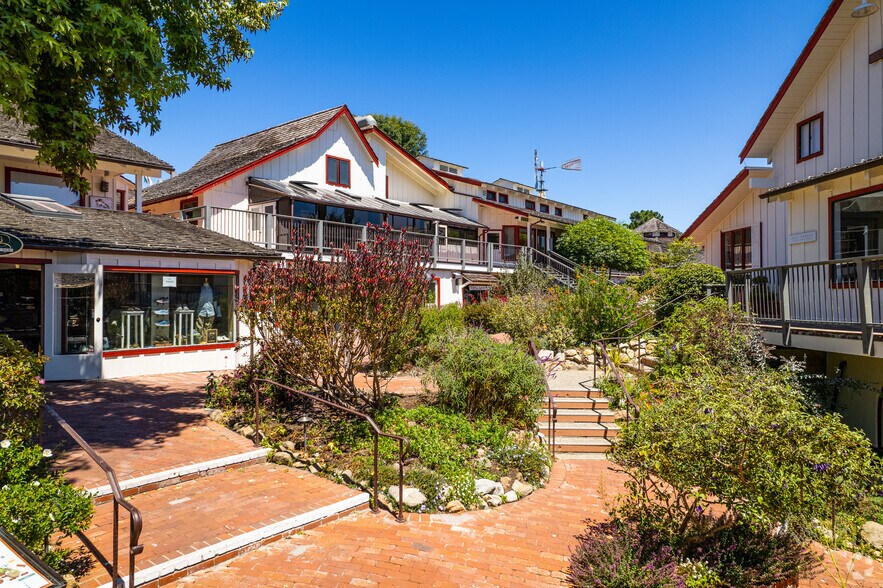 More Photos Of 3618 The Barnyard, Carmel Unknown For Lease