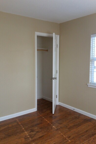 More Photos Of 1109 54th St, Oakland Multifamily For Sale
