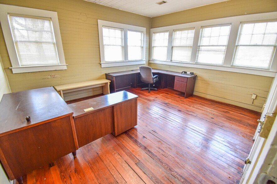 More Photos Of 2606 8th St, Tuscaloosa Office For Sale