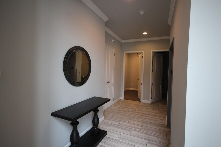 More Photos Of 7806 E 108th St S, Tulsa Office For Lease