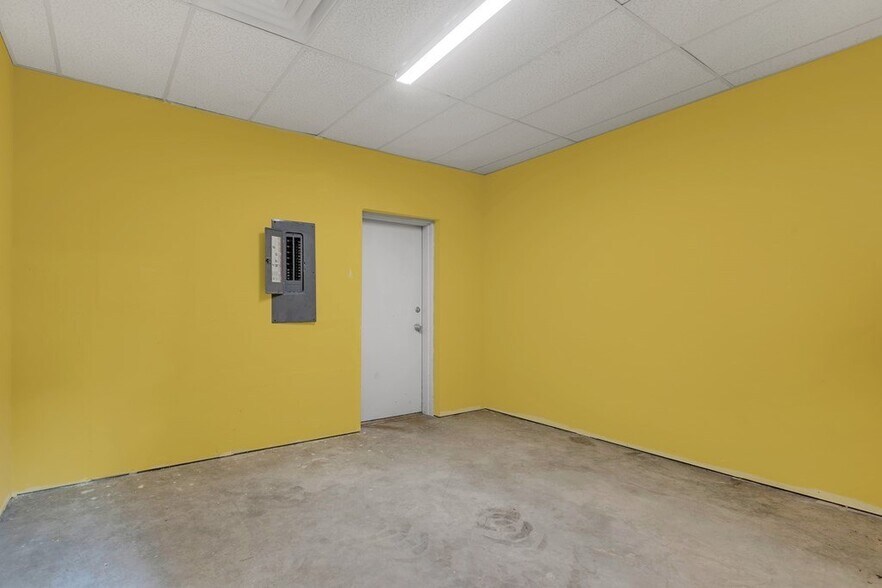 More Photos Of 6015 Andrews Hwy, Odessa Industrial For Sale