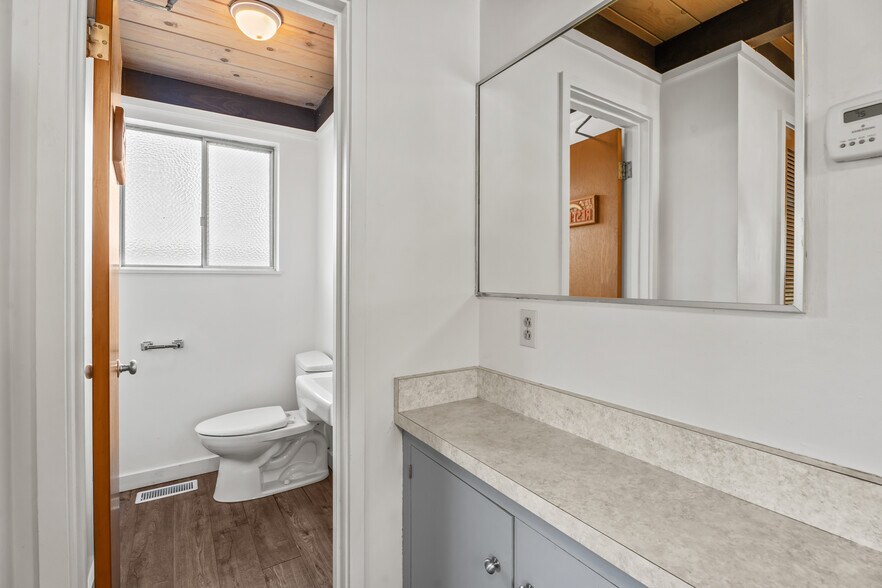 More Photos Of , Ukiah Office For Sale