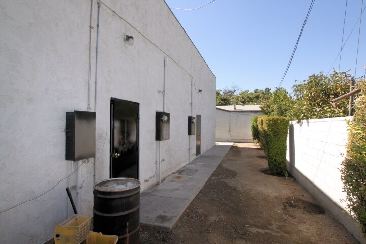 More Photos Of 425 E Foothill Blvd, Azusa Restaurant For Lease