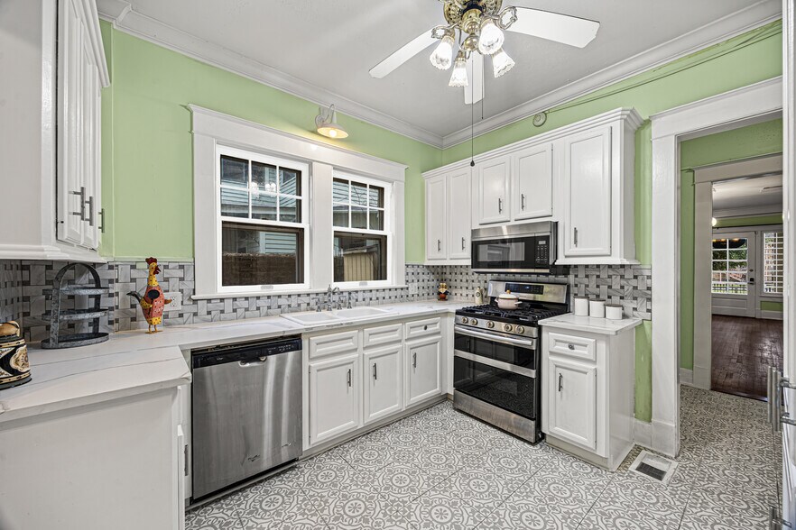 More Photos Of 1723 25th St, Galveston Hospitality For Sale