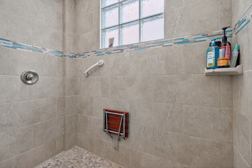 More Photos Of 5657 Shore S blvd, Gulfport Specialty For Sale