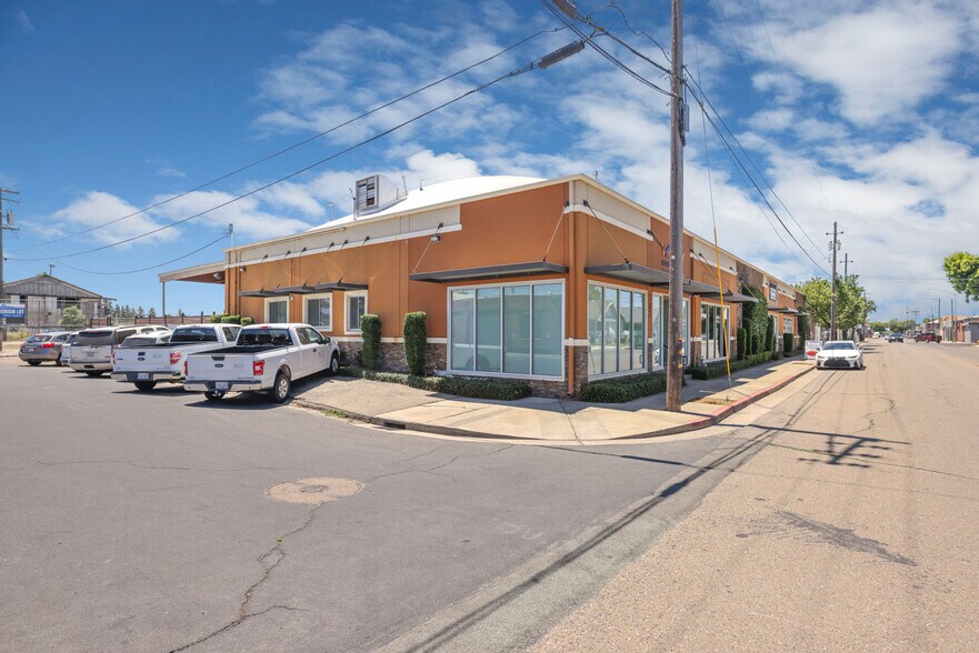 More Photos Of 702-714 W Fremont St, Stockton Light Distribution For Lease