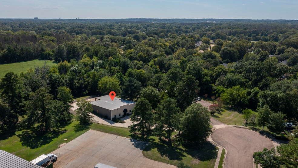 More Photos Of 125 Solleftea Dr, Madison Industrial For Lease