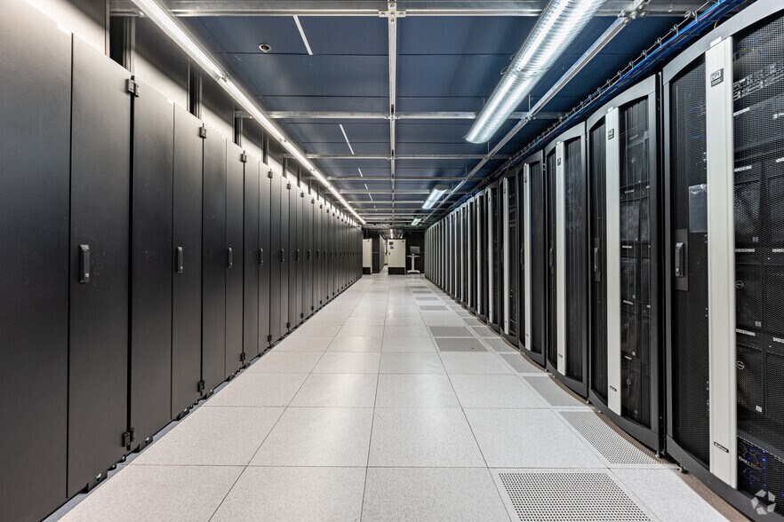 More Photos Of 3250 Wilshire Blvd, Los Angeles Office For Lease