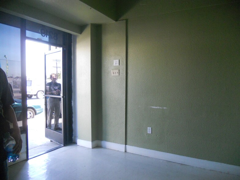 More Photos Of 8217-8227 S Western Ave, Los Angeles Storefront Retail Residential For Lease