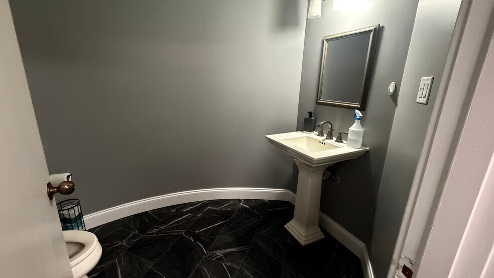 More Photos Of 890 N State Road 434, Altamonte Springs Office For Sale