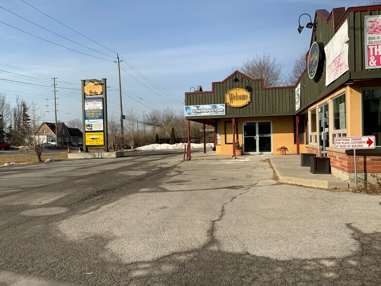 More Photos Of 1648 Taunton, Clarington Restaurant For Lease