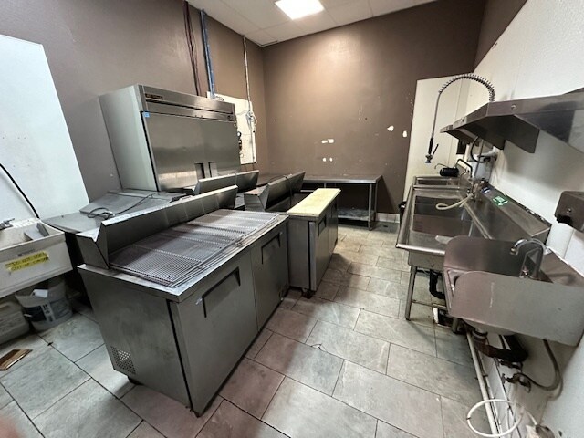 More Photos Of 775 Danenberg Dr, El Centro Storefront Retail Office For Lease