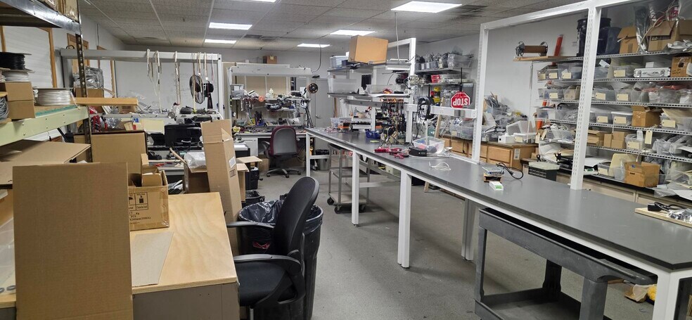 More Photos Of 6465 N Avondale Ave, Chicago Manufacturing For Sale