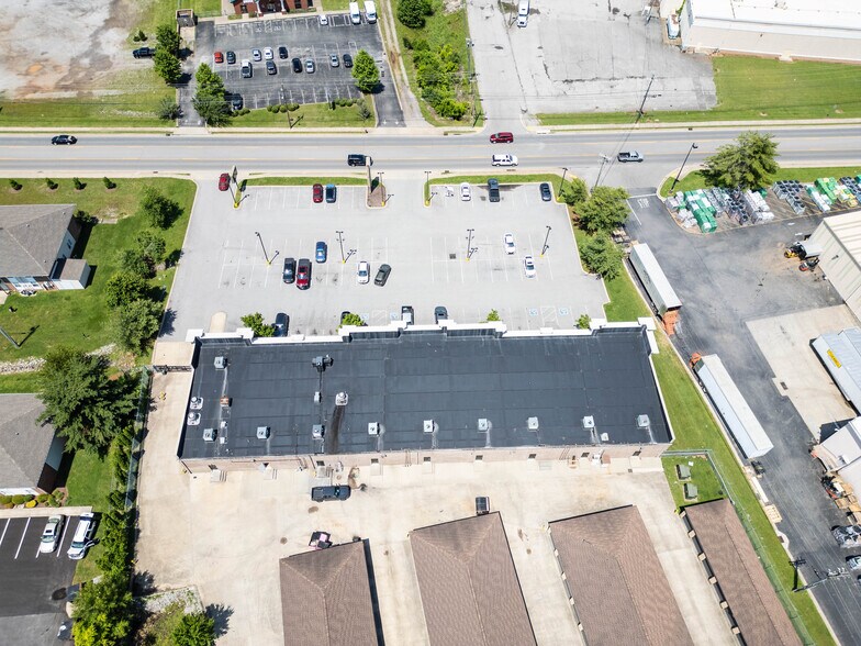 More Photos Of 210 Needmore Rd, Clarksville Unknown For Lease