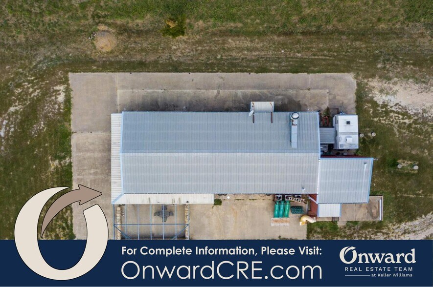 More Photos Of 24350 N I 35, West Restaurant For Sale