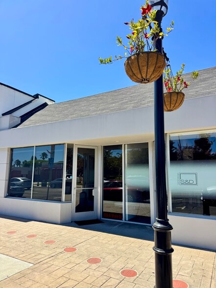 More Photos Of 333 Main St, El Segundo Storefront For Lease