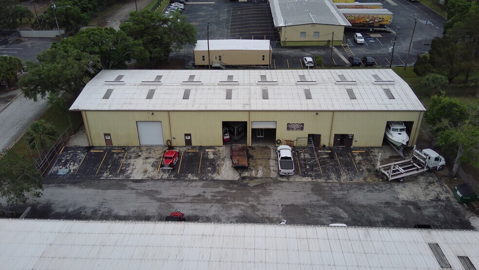 More Photos Of 10830 Canal St, Seminole Unknown For Lease