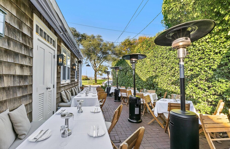 More Photos Of 6 Bay St, Sag Harbor Restaurant For Sale