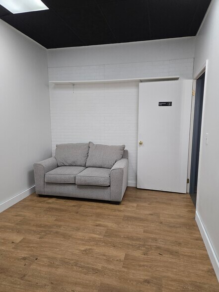 More Photos Of 4184 Seneca St, West Seneca Storefront Retail Office For Lease