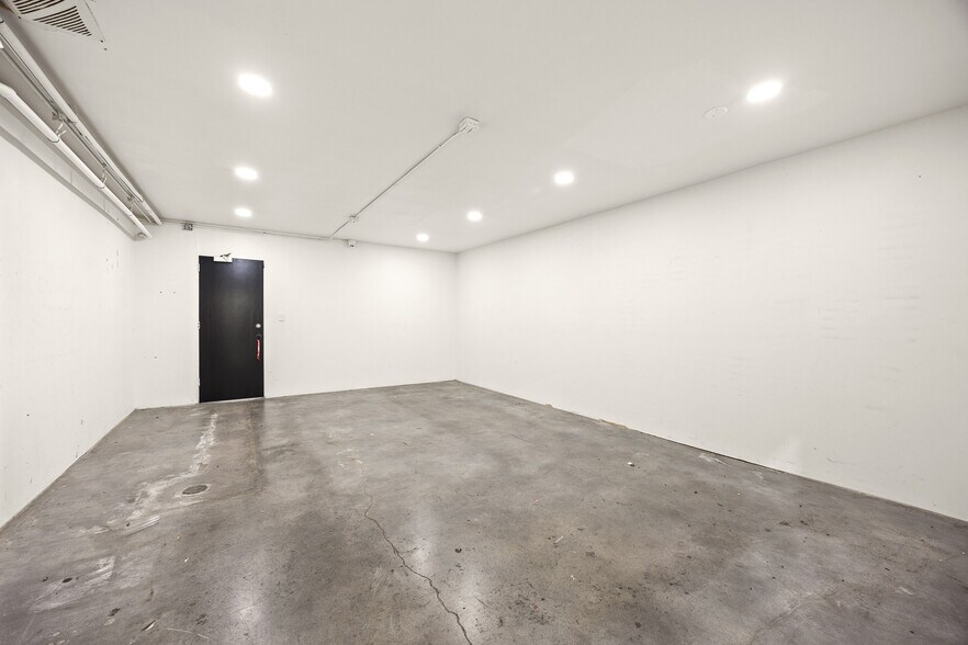 More Photos Of 2702 Saint Louis Ave, Signal Hill Warehouse For Lease