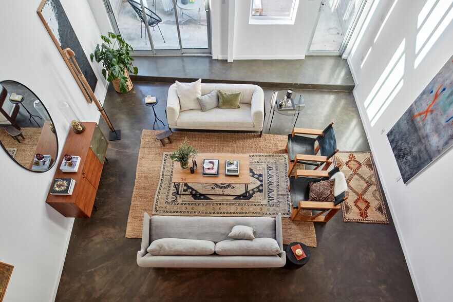 More Photos Of 2100 Abbot Kinney Blvd, Venice Office For Lease