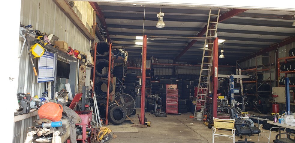 More Photos Of 9024 Eastex Fwy, Houston Auto Repair For Sale