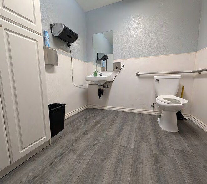 More Photos Of 42660 Rio Nedo, Temecula Warehouse For Sale